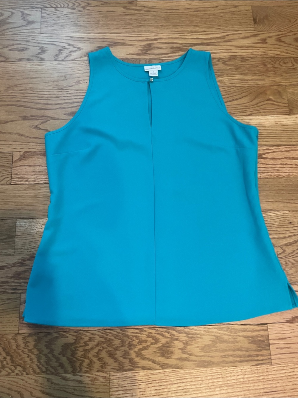 Liz Claiborne Turquoise Sleeveless Keyhole Tank